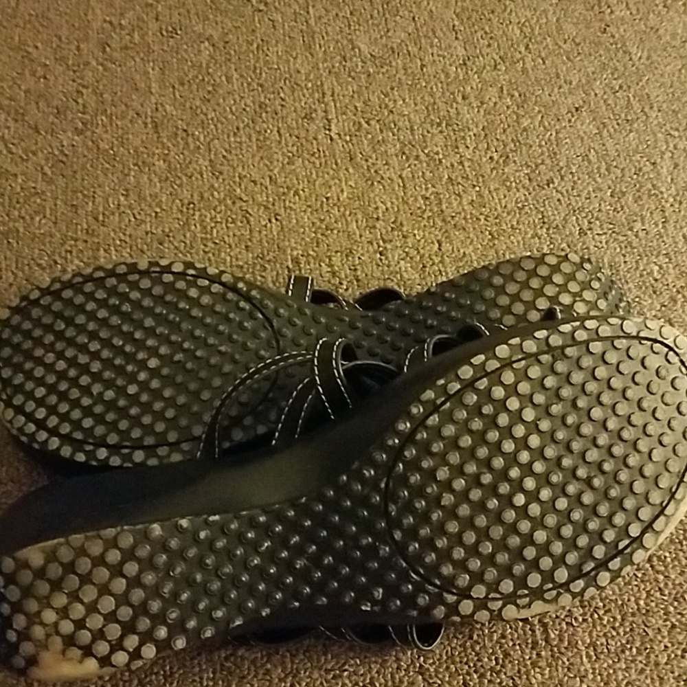 Shoes - Picture 2 of 3